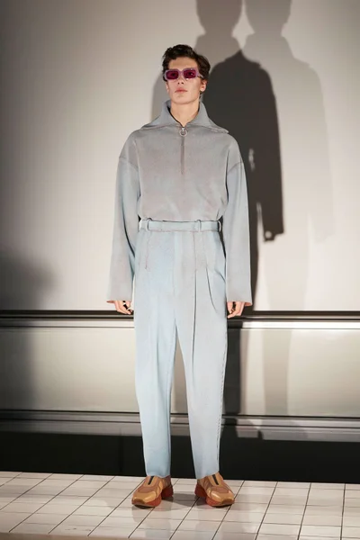 Look 12